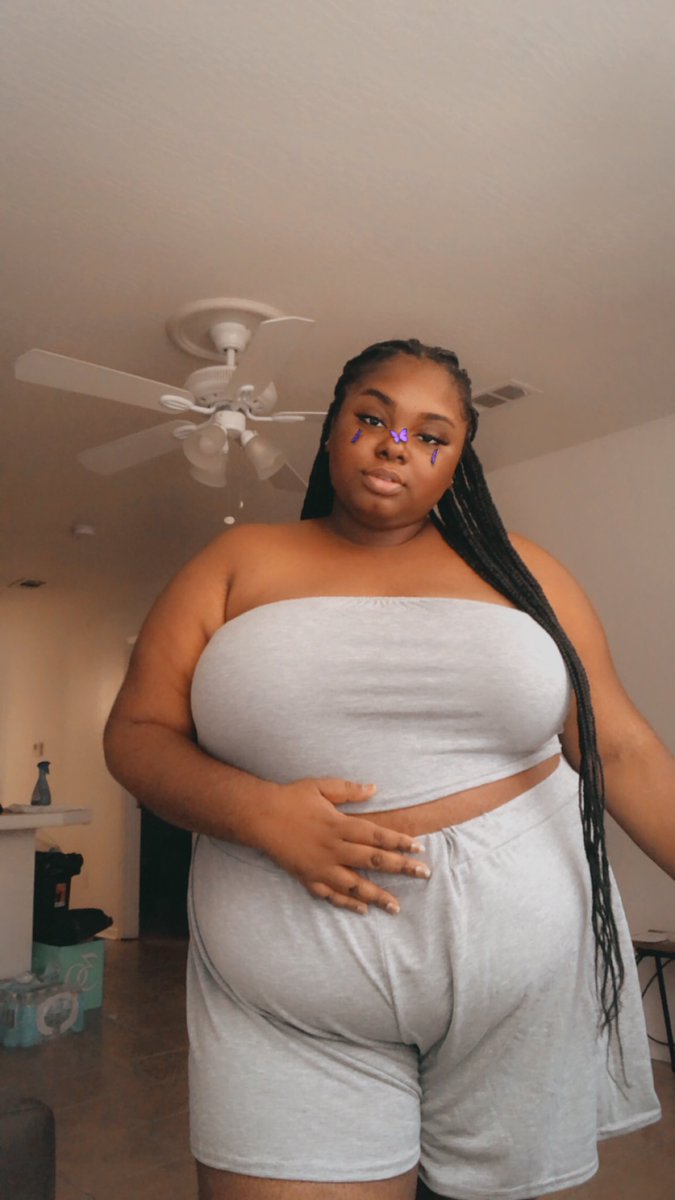 CH3Ri_B's tweet photo. I am often reminded, I’m not ugly, just alot more to hold lol. That’s not every ones cup of tea, and that’s okay. After 25 years, I’m still learning that it’s okay,so here’s to self-awareness, self-love, discipline, freedom, and a whole-lotta other shit i hope to develop by 27✨ https://t.co/FUwJfu4UQM