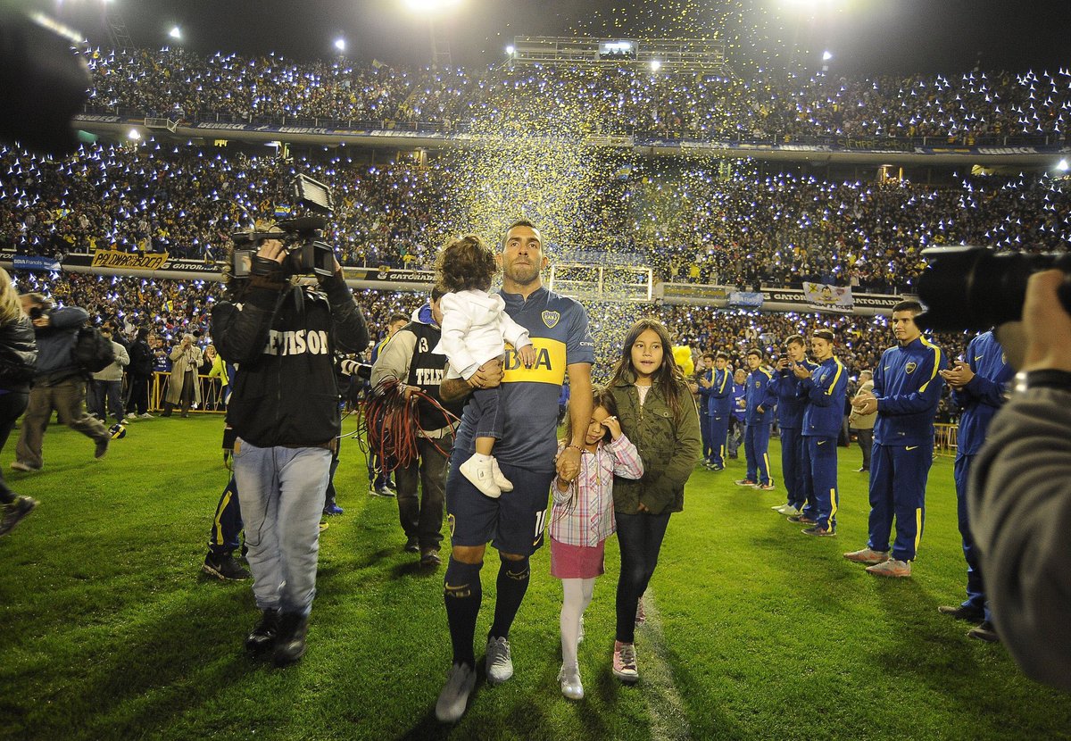 PasionBosteraof's tweet photo. Se cumplen exactamente cinco años de la vuelta de Carlos Tevez a Boca. El día que colmamos La Bombonera para recibir al último ídolo. 🔟✨ https://t.co/iY5Ehl7Dsb