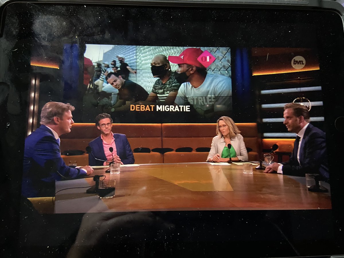 BenjaminDThomas's tweet photo. Interessant debat vanavond voor de beslissing van morgen wie woord voor het @cdavandaag #lijsttrekker. @hugodejonge of @PieterOmtzigt. #cdadebat #lijsttrekkersverkiezing https://t.co/GauQnxk9do