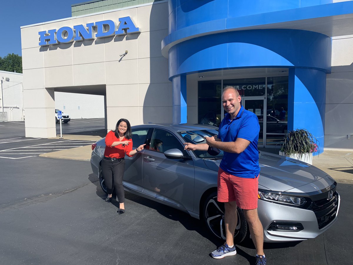 My first day as Marketing Director for Apostolakis Auto Group was amazing! Today I was at Apostolakis Honda &amp; my worlds collided with seeing the amazing <a href="/SteveWFMJ/">Steve Vesey</a> buy his brand new Honda Accord Sport! He and his lovely wife Tiffany made this beautiful day a little brighter! 🚙☀️
