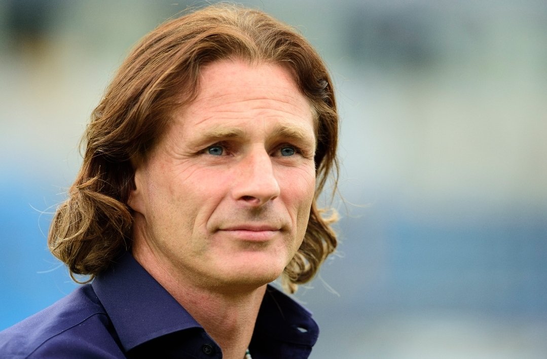 Well done  @wwfcofficial (Requested via  @Joe_Desmond96)Gareth Ainsworth -Pros: has an entire room dedicated to his record collection. Knows people "in the biz" and gets you gig tickets all the time on the cheapCons: your mum has now decided to get her nose pierced 8/10