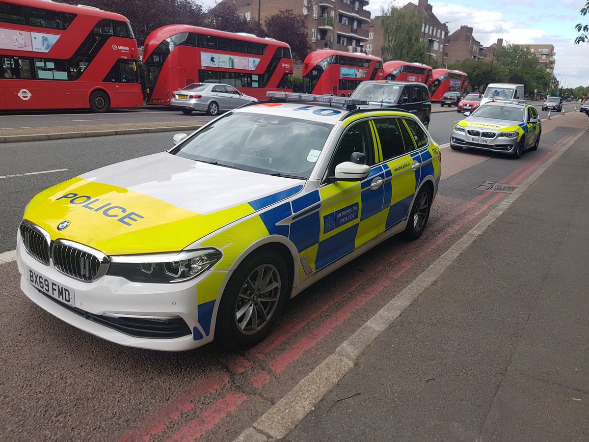 #Traffic Op on #WoodberryDown on Saturday. #Teamwork between @MPSWoodberryDwn @MPSRTPC @MPSHarringay @MPSFinsburyPark 
🚓> 70 vehicles checked
🚓12 #StopandSearch
🚓9 drivers reported for traffic offences.
🚓5 arrested (1x pos. #heroin 3x #DrugDrive  1x #Immigration.
🚓2 Seizures