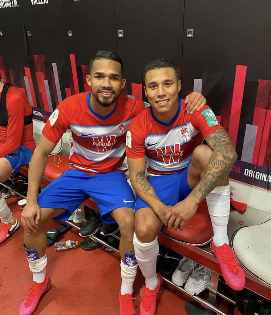 SoccerDataVEN's tweet photo. Por primera vez en la historia DOS VENEZOLANOS se combinan para anotarle un gol al Real Madrid:

🇻🇪 Darwin Machís (Gol)
• Ex @MinerosGuayana 

🇻🇪 Yangel Herrera (Asistencia)
• Ex @AtleticoVzla https://t.co/HN5lBlewrV