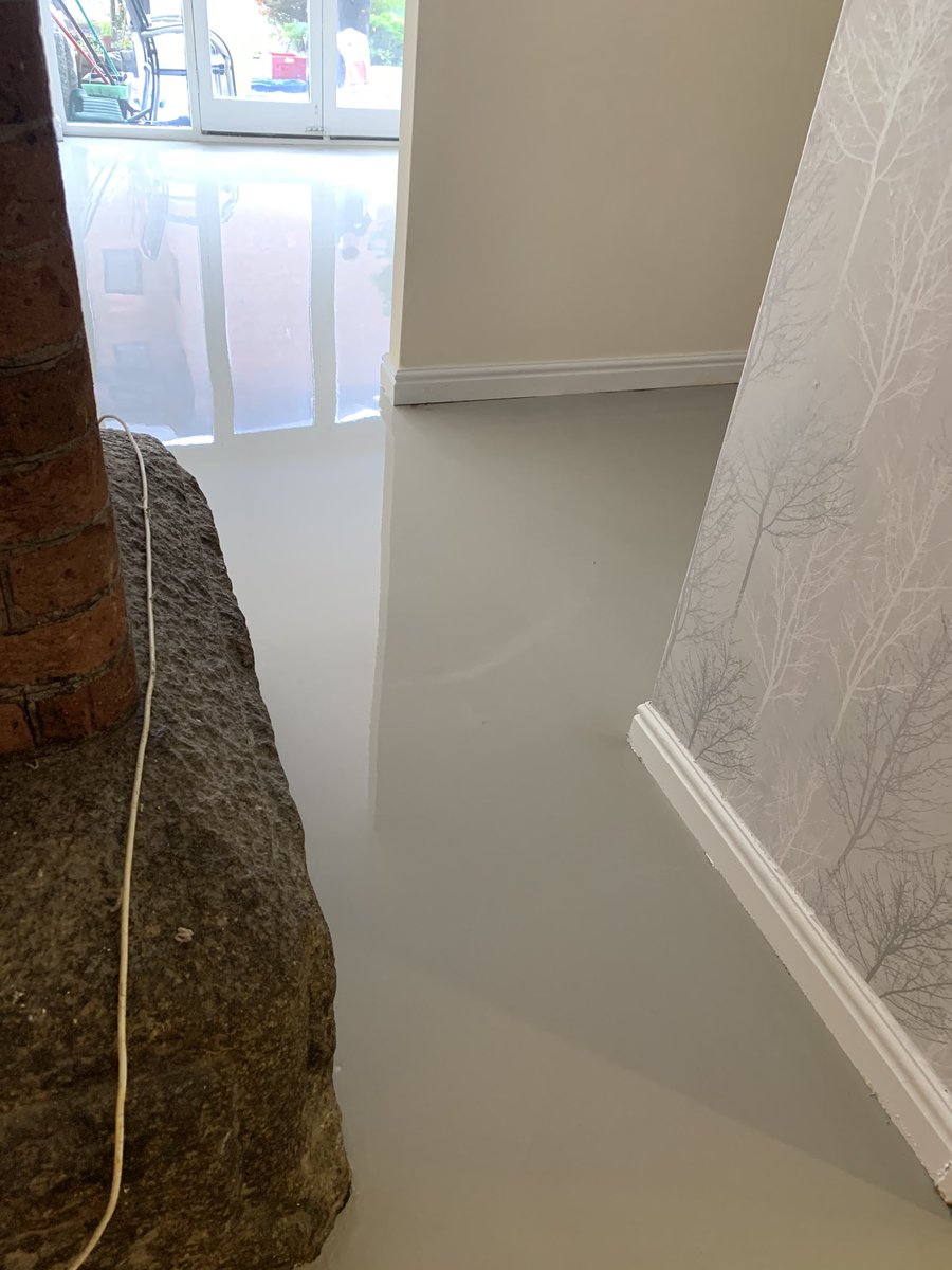 eclipseflooring's tweet photo. @ARDEXUKFlooring screed day.  At eclipse we love the flow of CL. Even had @philywilko pop in to help #teameclipse #letitflow #buybritish https://t.co/xB6uZqLWnS