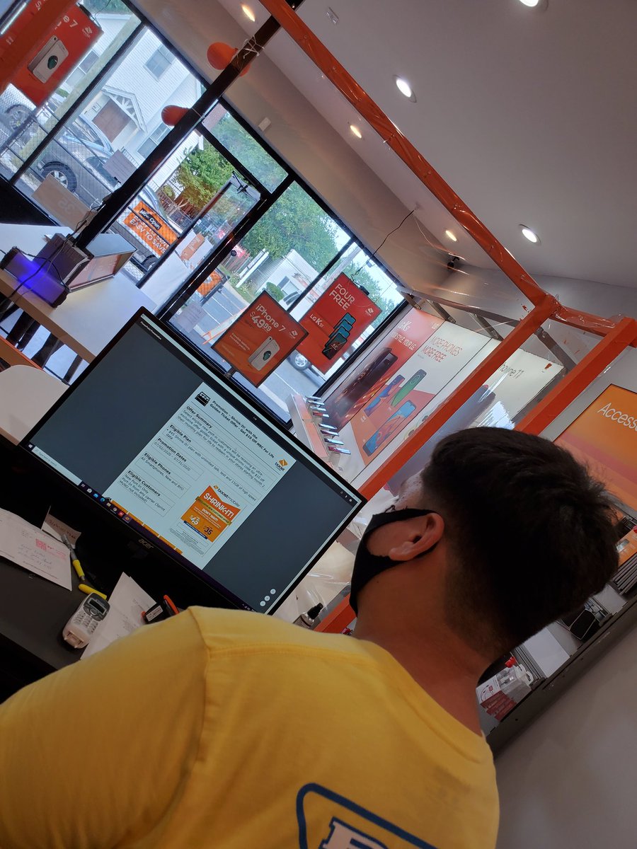 BArias1983's tweet photo. Cell 24/Roosevelt new rep shrink it plan and golden ticket knowledge #BoostDISHingDeals #TeamLopezSmith #Nehustle #StrongIsland @Dk1team1dream @JayMiglionico @BoostMobileSean @BoostNationNewt @DianaBoost https://t.co/plLvxrEgDa