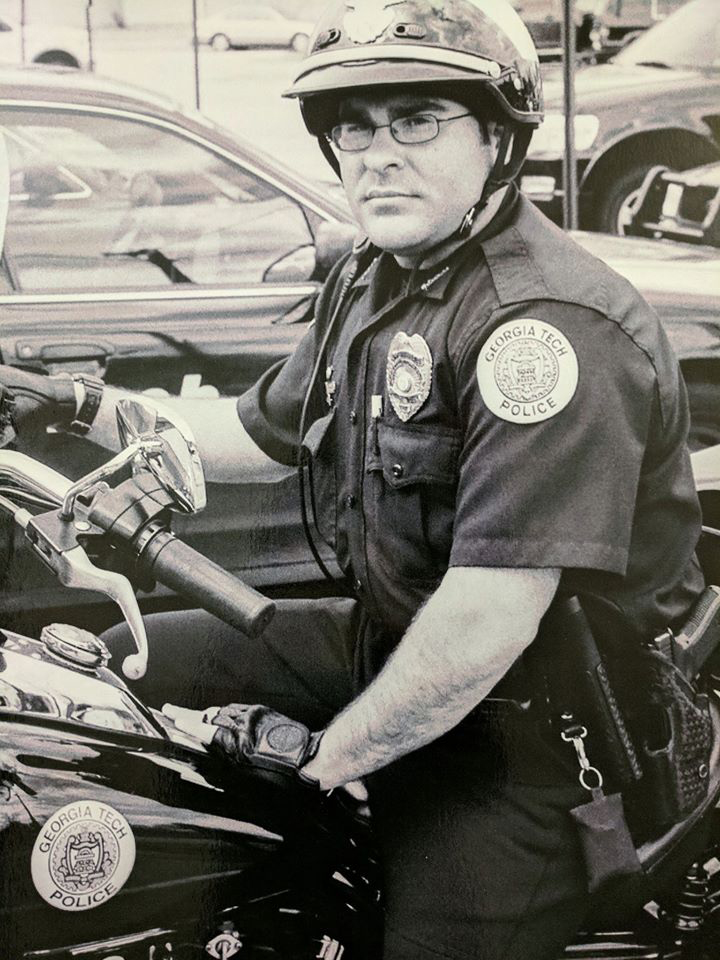 dead at 42James Cornacchia died from  #COVID. He was a  @GeorgiaTech police officer for 20 years. “He was somebody who just lit up a room. He never met a stranger. He was always so funny and full of life,” said his wife. He leaves behind 3 sons.  @GovKemp https://www.ajc.com/news/local-obituaries/georgia-tech-officer-lit-room/J9CJEfQacP2Rc8wIoesEkO/