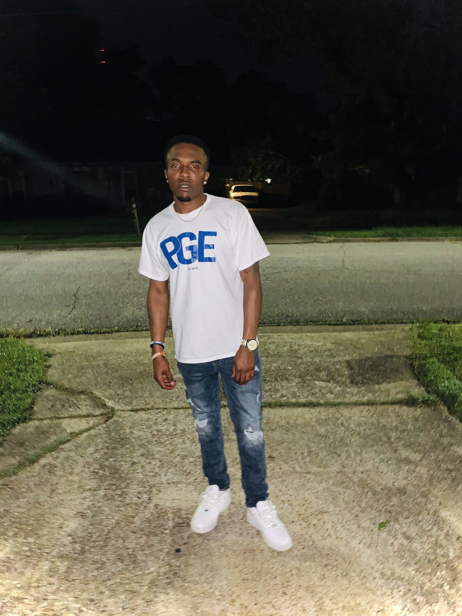 Humbled_6's tweet photo. Trippin’ too Close to Fallin’ So We Ballin💯 #blackownedbusiness #buyblack 👕: @pgeglobal https://t.co/SAxaxttiZS