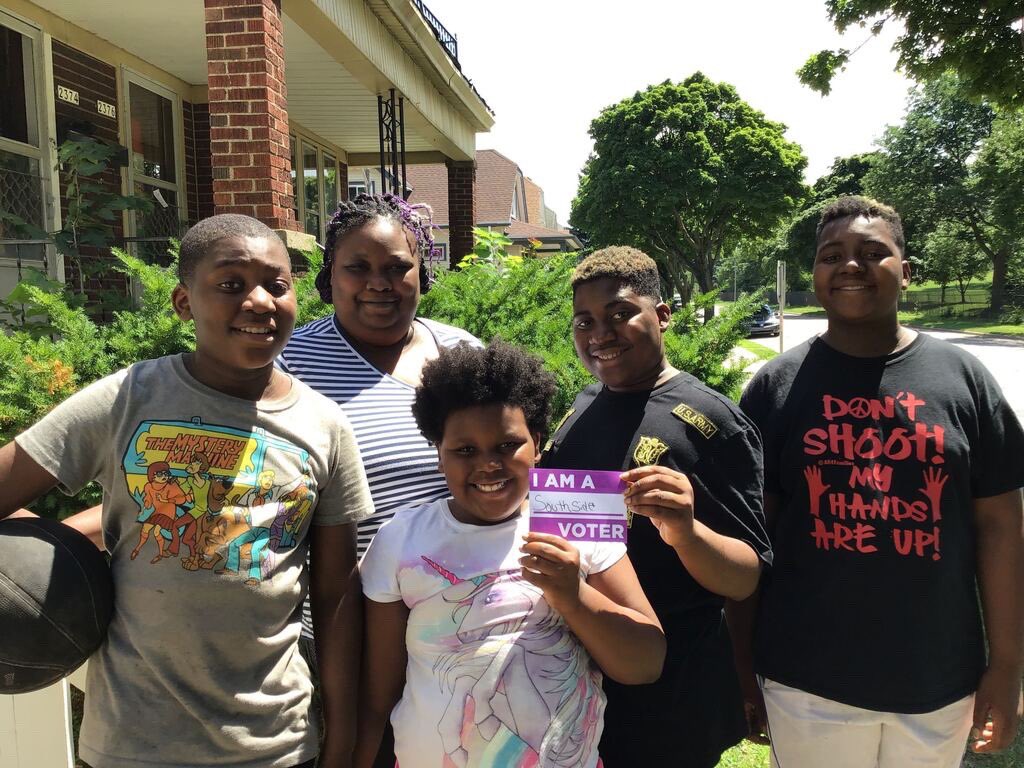TurnoutWI's tweet photo. One of our Field Reps had an amazing conversation with these voters (current and future) in Milwaukee today. They discussed how important voting is to them and to the members of their South Side community #VotersOf2020 https://t.co/0QcqbQuMb4