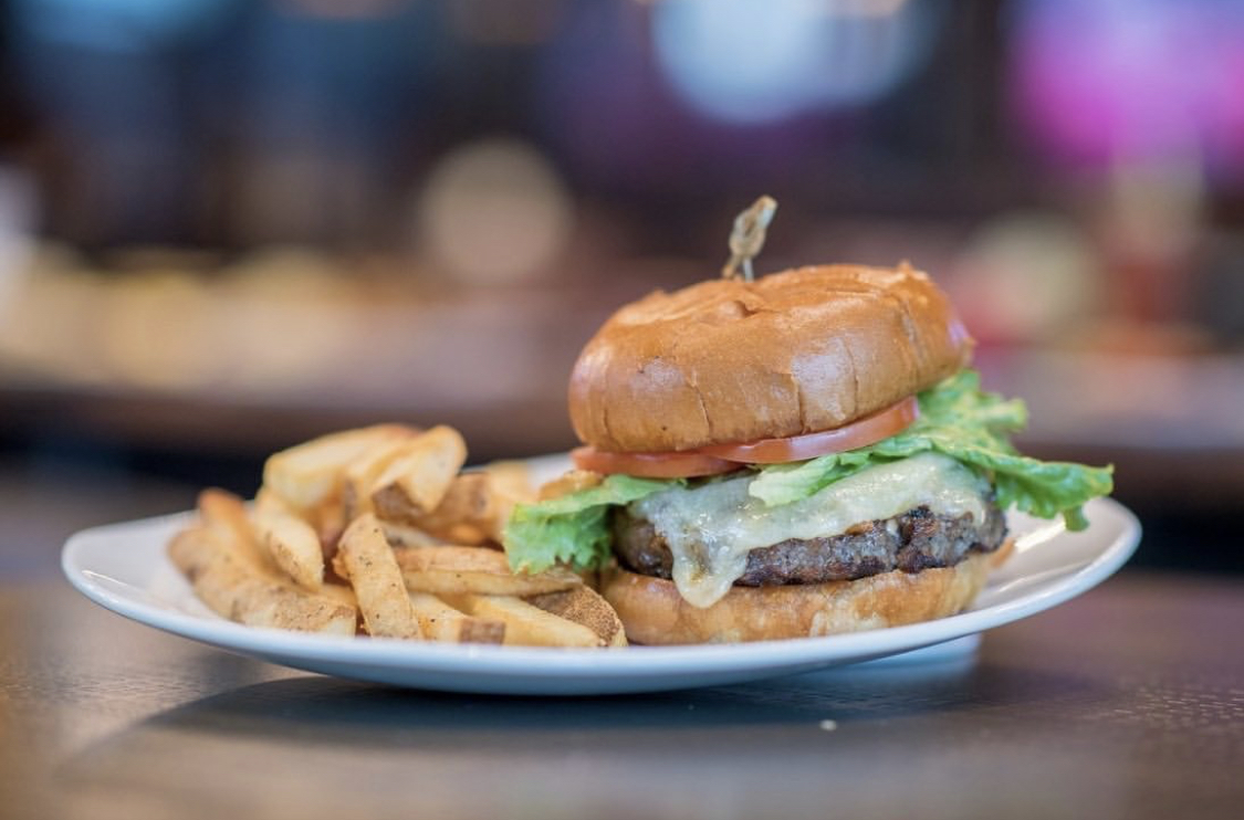 13CoinsSeattle's tweet photo. Today is #NationalFrenchFryDay and what's a burger without French Fries? A sad and lonely burger. See you at 13 Coins Bellevue & SeaTac.
#EatLocal #Bellevue #SeaTac #SouthSound #425Life #Foodies https://t.co/2jBjhnopSM