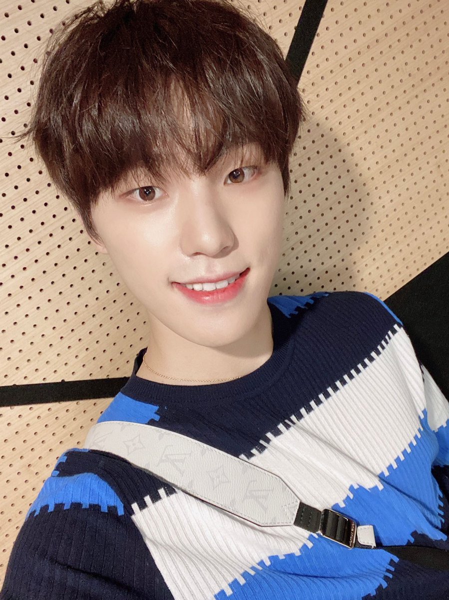 dino_backup's tweet photo. 200714 #디노 
오늘도 행운가득한하루되세요🍀👈캐럿들👉❤️ https://t.co/cubHdzMpgo