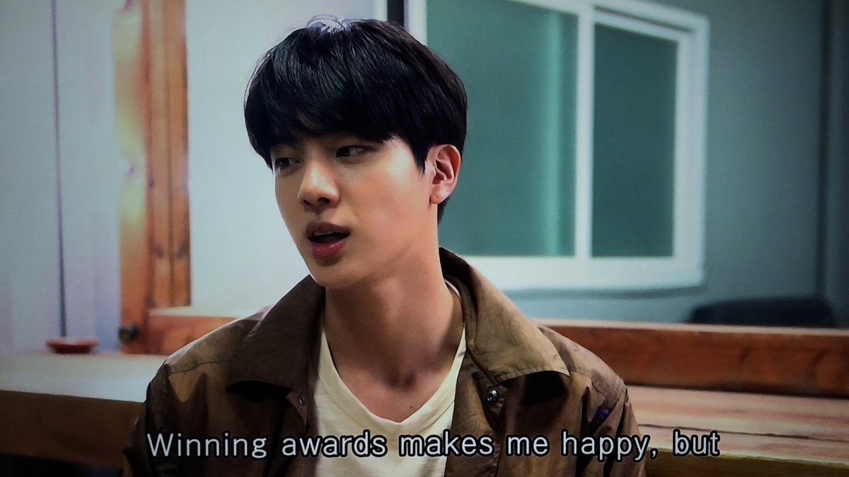 luvjinie's tweet photo. seokjin is the best person ever :(( https://t.co/VtyrH4WlhQ