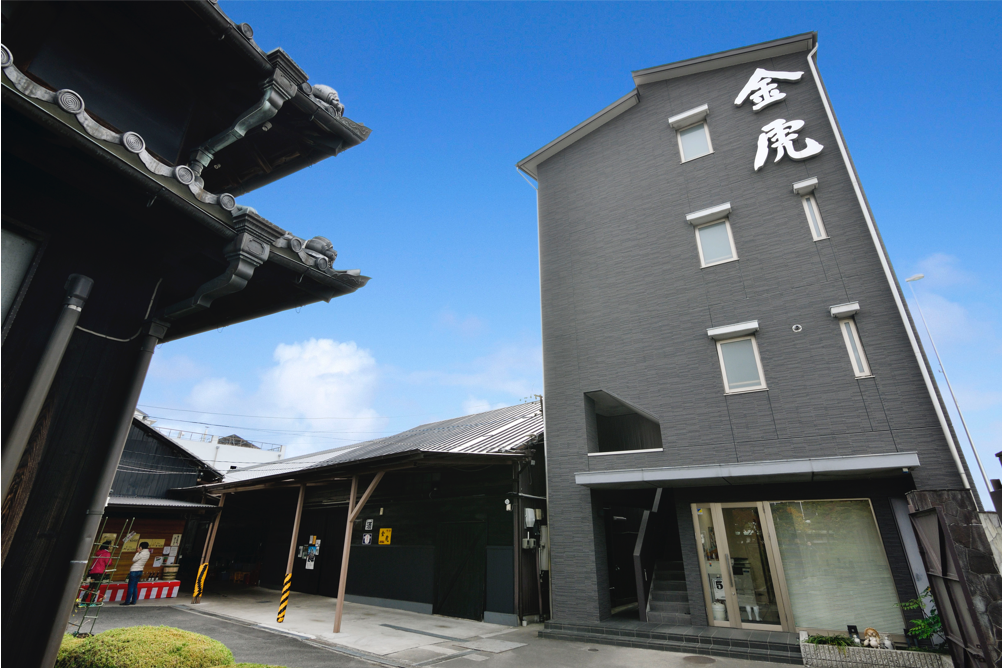 NihonshuTourism's tweet photo. 愛知県名古屋市内にある蔵元、金虎酒造を日本酒ポータルサイト「日本酒ツーリズム」に掲載しました。
https://t.co/6E6MzLODpA #日本酒ツーリズム #日本酒 #清酒 #酒 #酒蔵 #蔵元 #愛知県 #名古屋市 #金虎酒造 #本丸御殿 #名古屋城 #虎変 #kintora #nagoyajo #honmarugoten #kohen #aichi #nagoya https://t.co/hO1d9NfJux