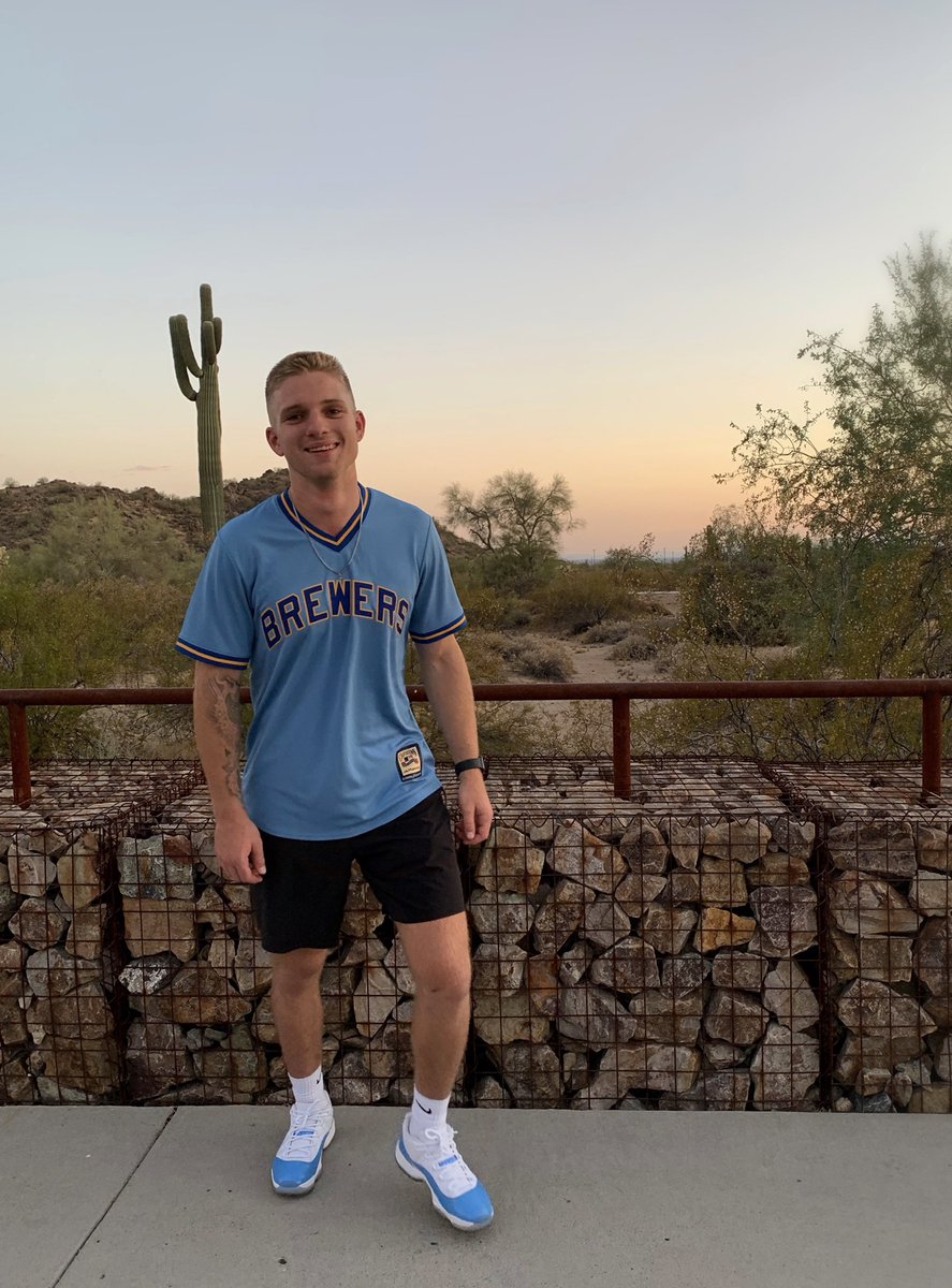 MackKlafter's tweet photo. AZ🔆➡️WI❄️ https://t.co/9jmnX3KUxi