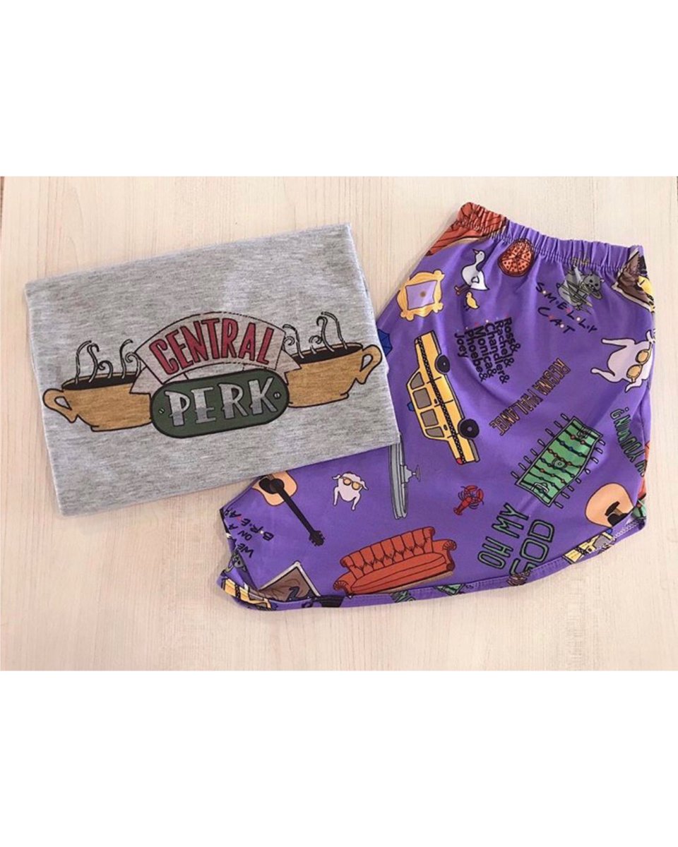 EnPijamasPy's tweet photo. Nos dijeron que los de twitter ayudan siempre con los emprendimientos, a ver cuantos rts le dan a este super pijama de #FRIENDS 👀  😍🙌🏼 https://t.co/eDztbvmzDQ