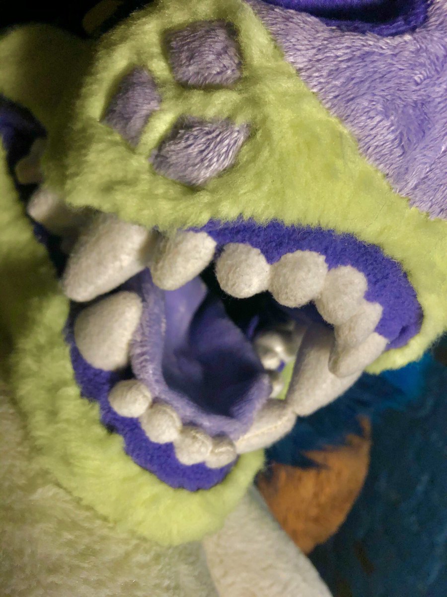 normans_needle's tweet photo. sewing these teeth is destroying my hands but by god that’s a clean maw
-
#furry #fursuit #fursuitmaker https://t.co/4vVVhL74rh