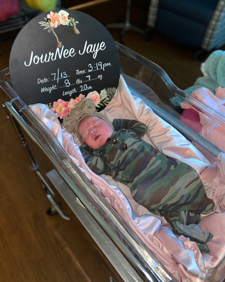 ChaseChaseem07's tweet photo. You guys I had an 8lb 7oz baby!!!! Vaginally 🙈 my first was a c section of 7lb 11oz. Everyone meet JourNee Jaye https://t.co/CCshfW2ABi