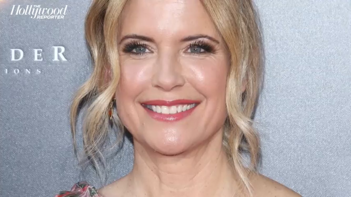 photo Joan Walden Kelly Preston Cat In The Hat kelly preston who played joan walden