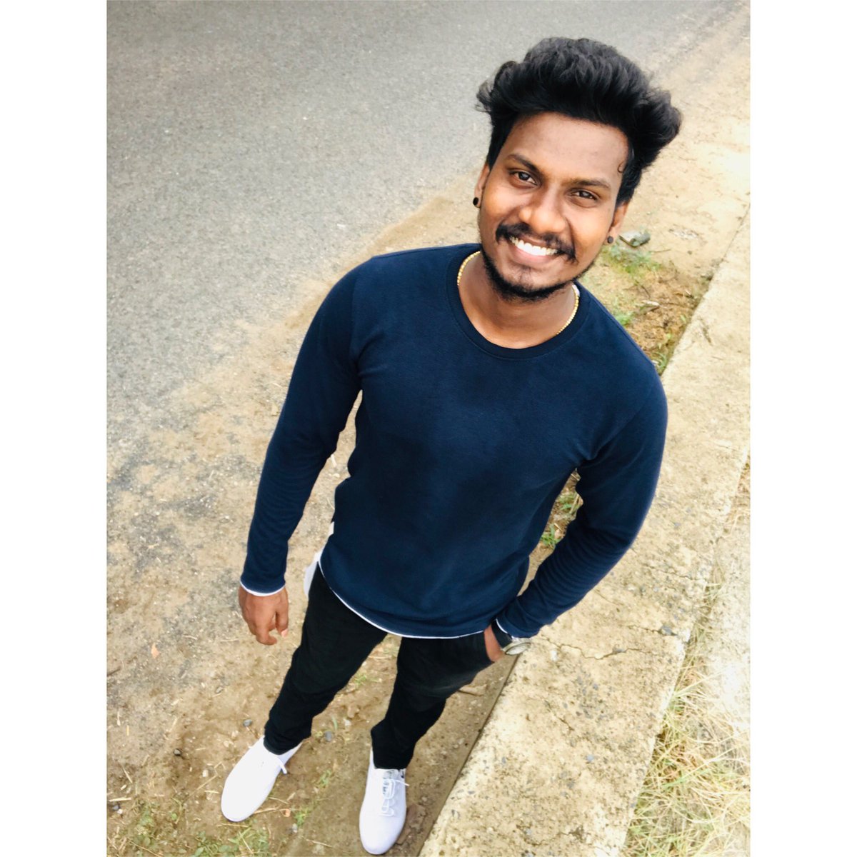 VishnuD08's tweet photo. Everything Is Possible
If You Believe In Yourself β€οΈ
#positivity #BelieveInYourself #Valimai #ThalaAjith #Vishdev https://t.co/xdbeqB1TTi