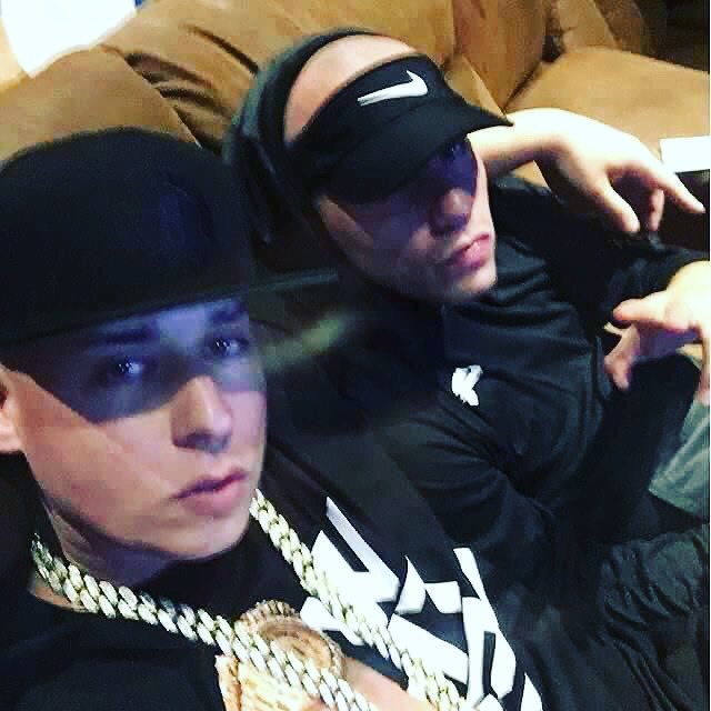 Despues de todo el drama yo daria todo por ver de nuevo a estos monstruos de las letras rompiendo juntos.
🔥🇵🇷 LOS MEJORES DEL MUNDO 🇵🇷🔥

#Cosulluela 
#KendoKaponi 
#LosMejoresDelMundo