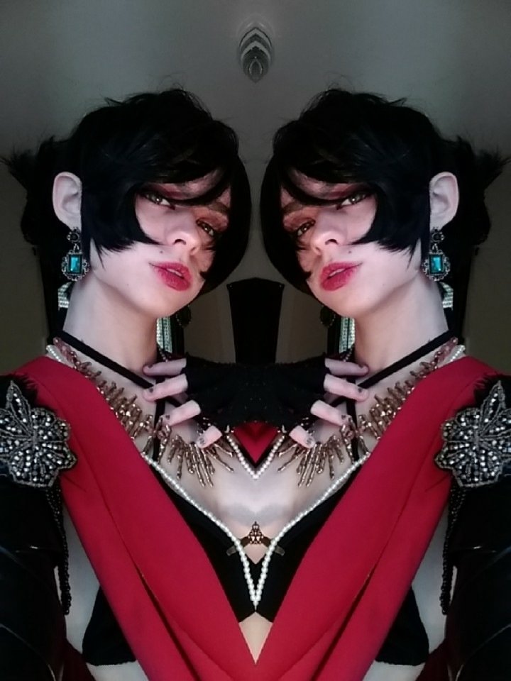 LADYDEADRABBIT's tweet photo. If it weren't obvious from my last tweet- I got into Morrigan today || #cosplay #morrigan #DragonAgeInquisition #bioware25 https://t.co/6LdsWmIfgL