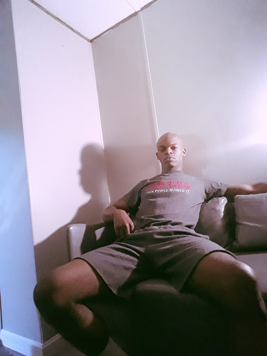 DamonLei96's tweet photo. Whem they push you down you got to get back up. 
#onedayatatime #staymotivated #GoodVibesOnly #athome #workinprogress #onlyfansnewbie #OnlyFansPromo #onlyfanslink #gay #lgbtq https://t.co/eBAuDrKJ2D
