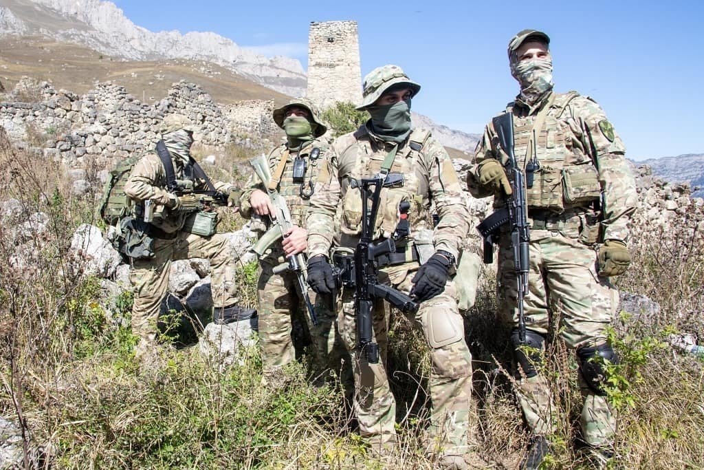 Greyshopru's tweet photo. #Rosgvardia operators during work in mountain region.

For more material check out ➡️: https://t.co/JOK3DkYllR
___
https://t.co/Hj2NFNnILF Original equipment from Russia. #greyshop #equip #FSB #AK74 #AK47 #police #weapon #russia #army #airsoft #military #MordorTac #ArmyInside https://t.co/tA1IyJPkAu