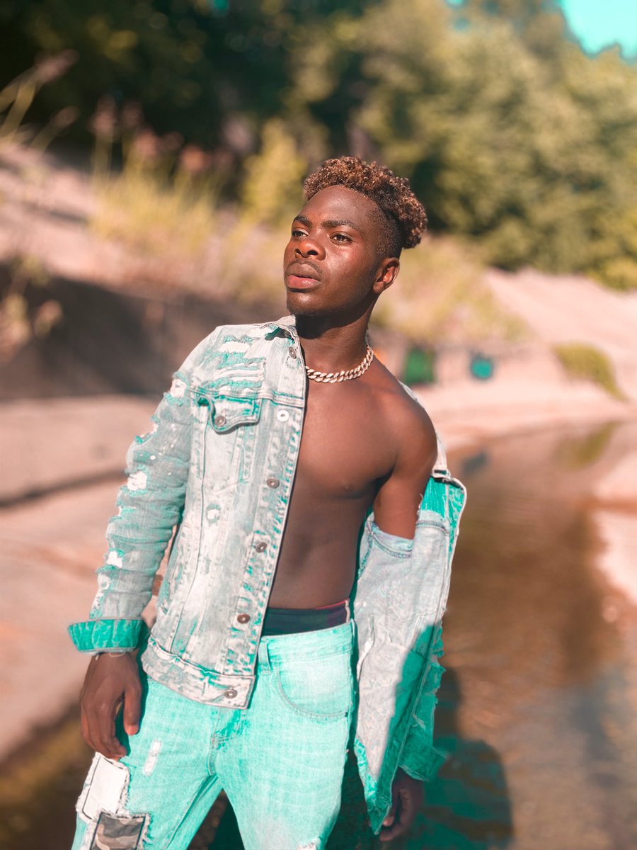 raymond65208994's tweet photo. Itβs out now new video on my YouTube channel guys go to Watch it now and like Share Iβm π¨βπ€π¨βπ€π @ray-Mond #Ray-Mond :Ray-Mond :CEO :FLYENT #FLYENT @FLYENT :πΊπ¬:πΊπ¬ οΏΌοΏΌ https://t.co/WkjSFcRTIV https://t.co/ei3QF2Km3F