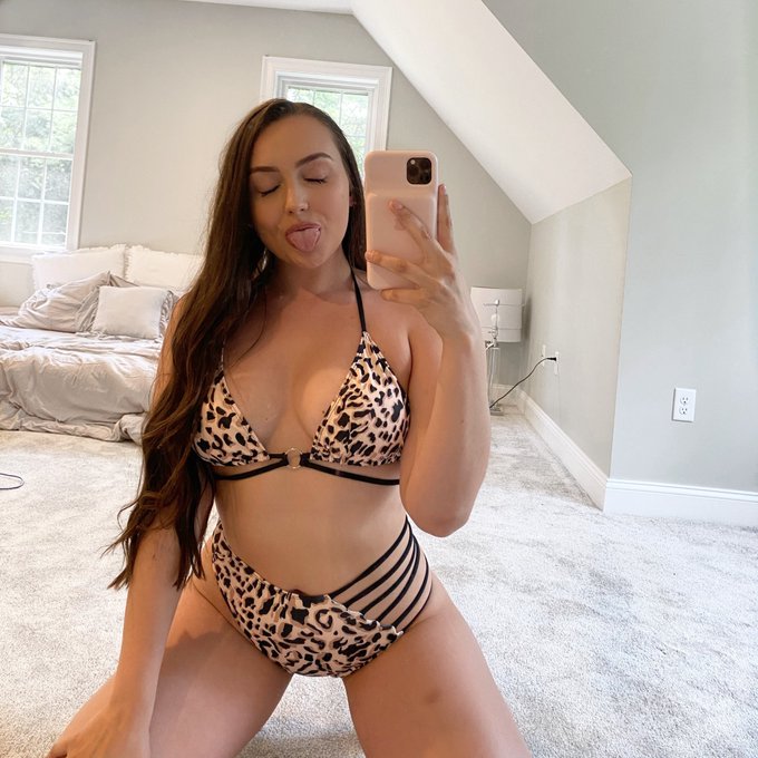 Bikini SZN🖤 https://t.co/BFHaa13JUZ<a href="/tag/appleevent"class="tags"><span>#appleevent</span></a>