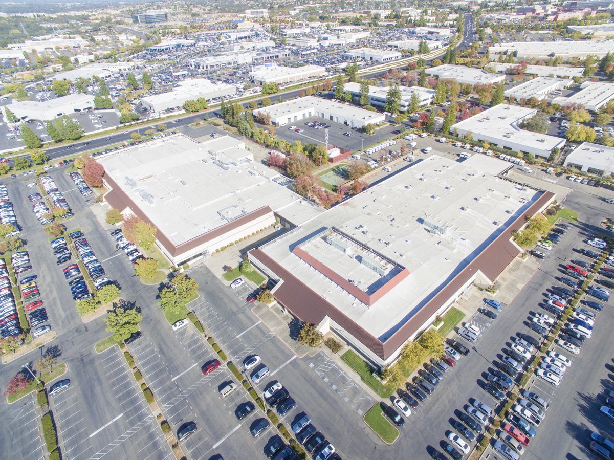 scottbkingston's tweet photo. 1st time for sale in 20 years!

168,000 sqft of high-tech space on 15 acres @ Douglas &amp; N Sunrise.

8MW of power, 703 parking stalls - perfect for tech use or to redevelop!

Offered @ $20 million or $84 per sf. @TurtonCRE @CityofRoseville 

Contact me, Mark Hefner or @Patrickist. https://t.co/tXLD8k5Dqk