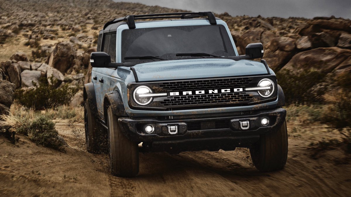 Motor1com's tweet photo. Can’t get enough of the 2021 @Ford Bronco? Check out all the photos of the tough new off-roader: https://t.co/Snbikln81d #FordBronco https://t.co/pGH2gVQyv4