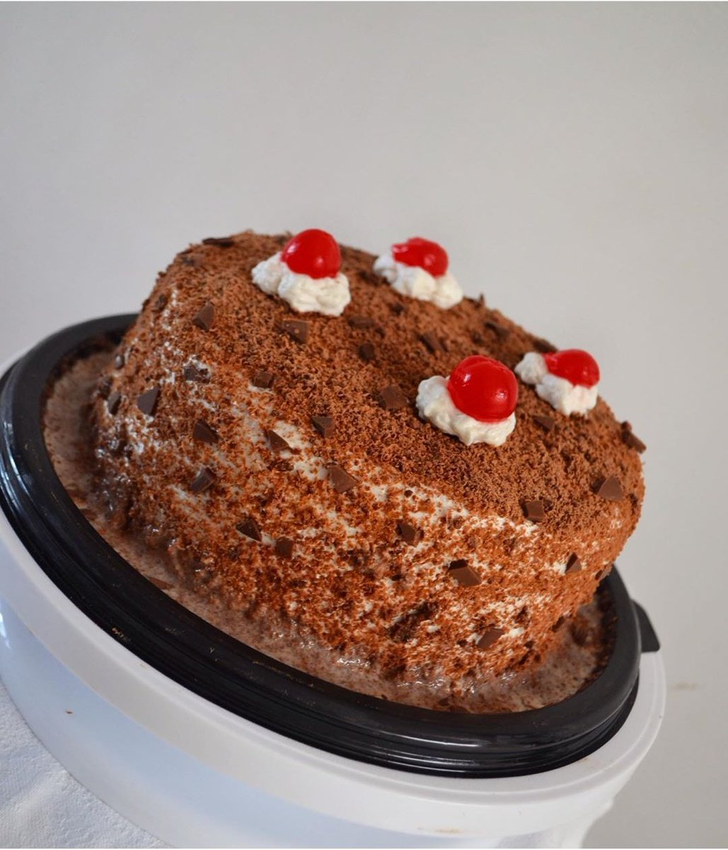 Danieladuarte0's tweet photo. Últimamente me esfuerzo el triple con las fotos que le tomo al negocio que tengo con mi mami que alguna vez con una foto mia. Esto me emociona más, ya que estas delicias merecen todo el estudio del mundo🤤🤤🤤😍😍 https://t.co/jJPwU7YTRu