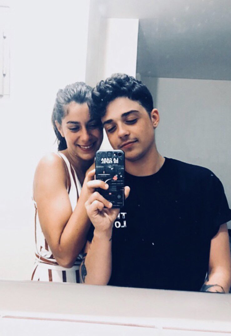 LangdonStyles's tweet photo. 2 ans avec l’amour de ma vie en ce 14 juillet, je l’aime tant, c’est LA personne dont j’avais besoin pour être pleinement heureux, c’est la femme de ma vie, je le sais depuis le premier jour et pour toujours 🧡
The beginning // Now https://t.co/0KSTHX4Ibo