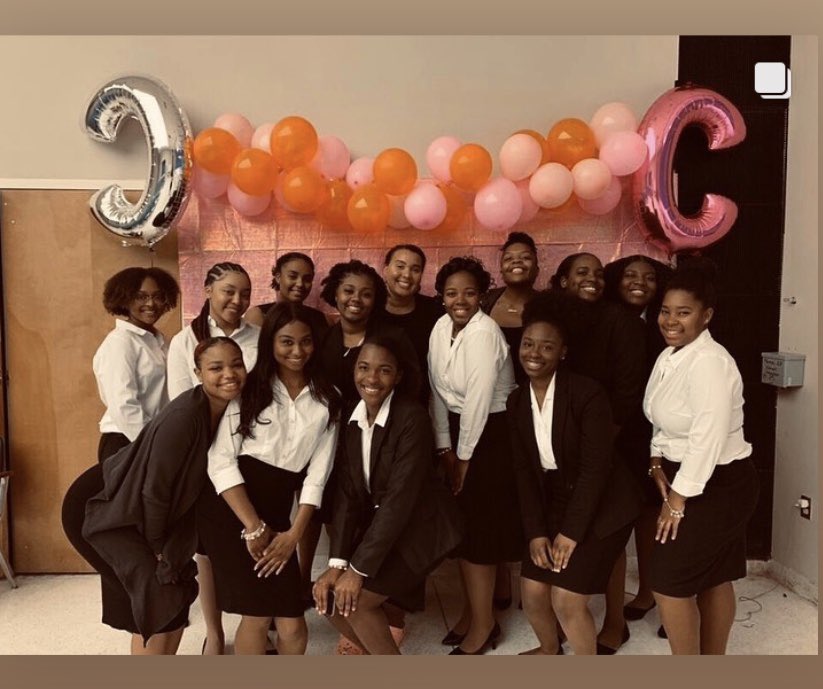 alecia_mone's tweet photo. @callmegisele Hey Trojans! Introducing Campus Curlz Incorporated, a natural hair and service based organization. We are big on educating, promoting, and embracing the love of natural hair. We also love community service!!
Follow us on ig: campuscurlz.virginiastate https://t.co/SHm9ALV6Oo