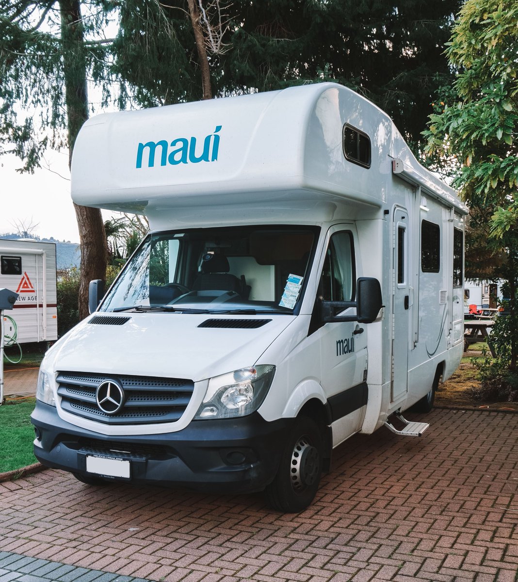 Daneger and Stacey tweet media