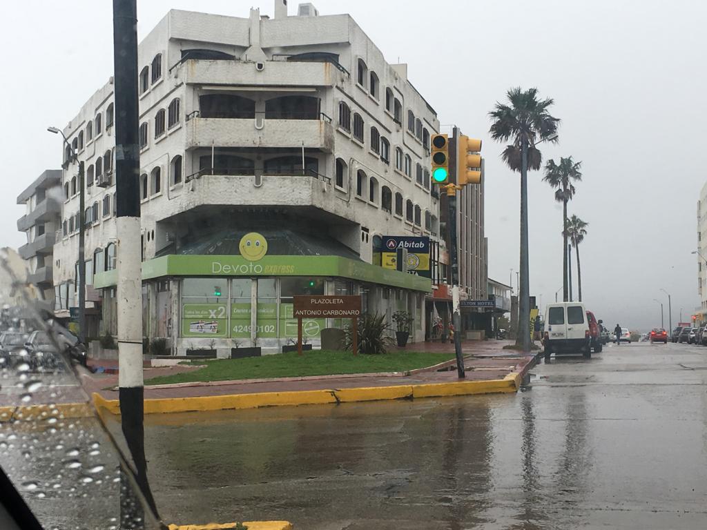 elingereduardo's tweet photo. Colorado,Batllista, gran Servidor Público. Punta del Este merecía incorporarlo a su nomenclatura y él a su vez, es merecedor de ese acto justiciero. Antonio Carbonaro tiene su plazoleta,allí dónde inventò el clásico Chivito y dónde por décadas contribuyó al desarrollo turístico. https://t.co/AHwChbDSYU