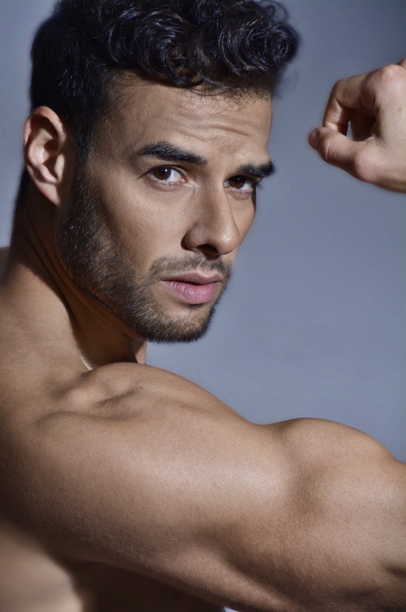 Diego_de_Tovar's tweet photo. Nos toca ser fuertes #presente #tiemposdecuarentena #tiemposdecambio #fuerza #resistencia #dureza #strenght #force #body #muscle #leanmuscle #bicep #closeup #mirada #intothelens #camara #light #shooting #credits #photo @wil_foto https://t.co/5ALLpwZ3Co