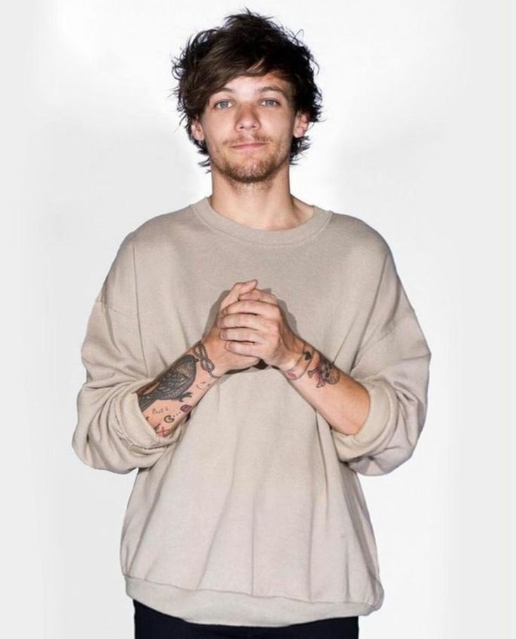 Louis Tomlinson but make it Chandler BingA concept and a thread.