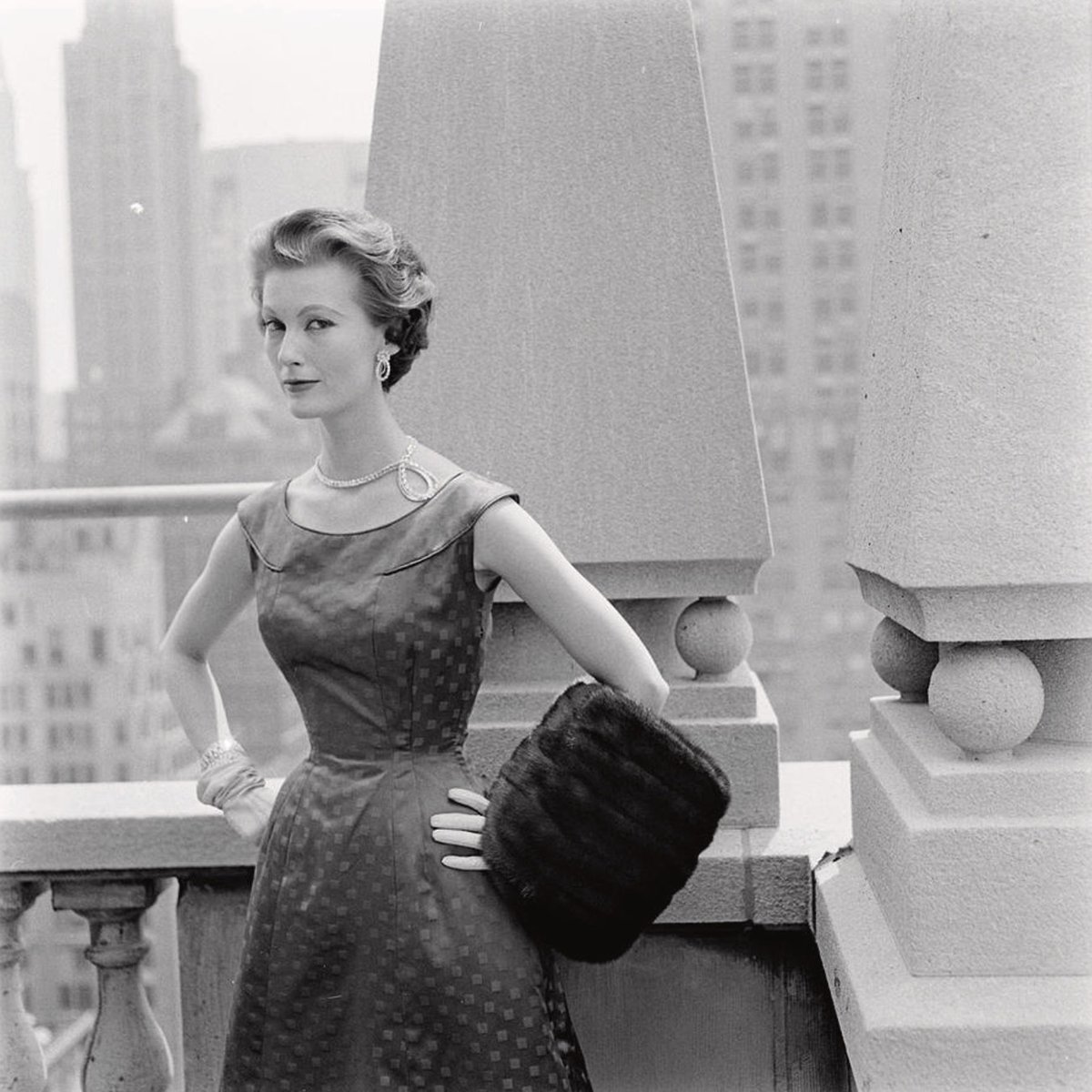 Encore  #MaryJaneRussell? Of course!Top right is by Gordon Parks , then Larry Gordon 1952then two of her with a pattern dress/jacket with muff  #vintagefashion  #1950s  #hats  #veils  #dresses  #Fashion  #model  #StyleIcon Mary Jane Russell.  #BornthisDay July 10 1926