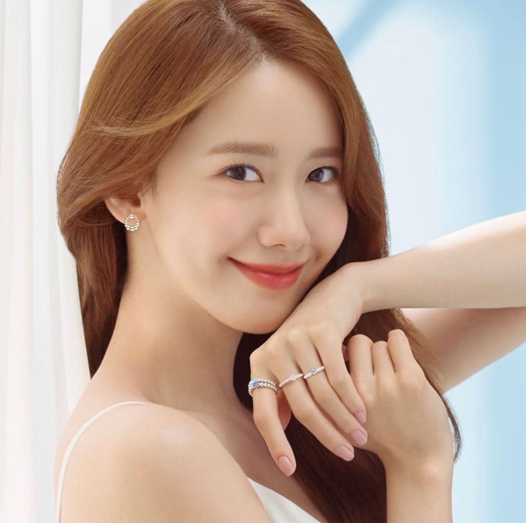 yoonaspics's tweet image. SHE&apos;S SO BEAUTIFUL