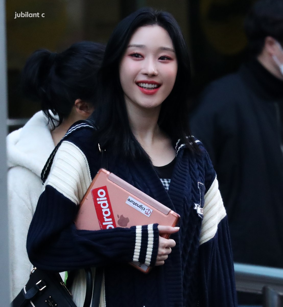 jubilant_c's tweet photo. #평생_같이갈_채솔아_생일축하해
#여름의_행복아_문채솔_생일축하해
#HappyChaesolDay
#OurMoonDay 
#시그니처 #cignature
#채솔 #Chaesol https://t.co/E9pdKkJXh2