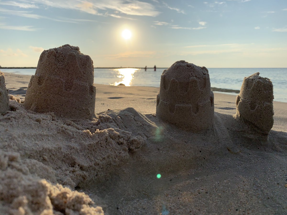 sdoppler2's tweet photo. The name derived from when they used storehouses to keep fish cold in the early 1900’s, #ColdStorageBeach in Dennis offers up a delectable view on the mouth of Sesuit Harbor for sunsets, dunes and sandcastles for the little ones #mawx #CapeCod https://t.co/RH7bcIyOtv