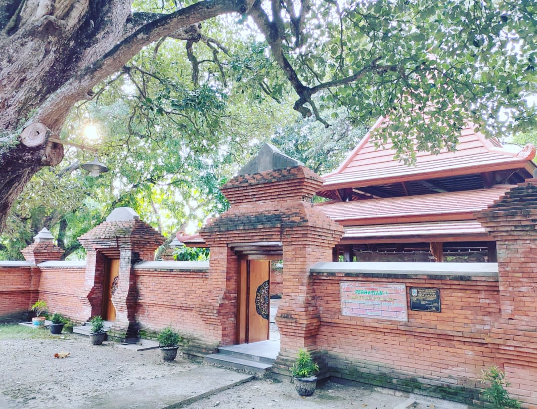 hakimarjuna1's tweet photo. Menelusuri Jejak PASUJUDAN WATU GAJAH SUNAN LANGGAR
Sunan Langgar memang misteri, dan termasuk misteri yang akan kami coba telusuri adalah Jejak PASUJUDAN beliau.

Simak videonya:

https://t.co/kojWYGhwlQ https://t.co/OgsT2RfG0l