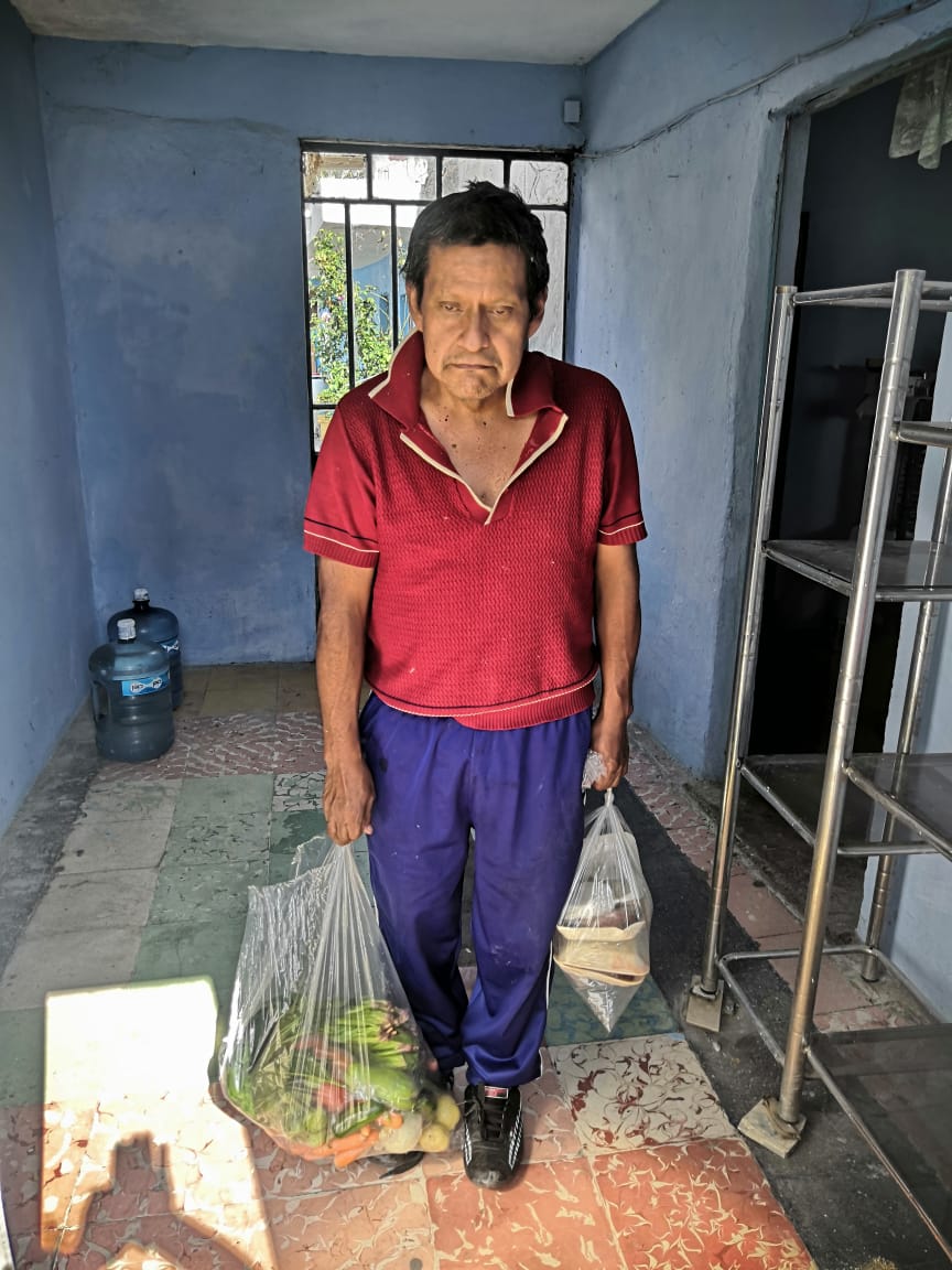 FactorRadioPue's tweet photo. Un gusto hacer entrega de la 71 #DESPENSACENTRALERA a otro #FanDestacado de nuestro Programa ,JOSE RUPERTO MARCOS GUTIERREZ de la Col Pino Suárez, Gracias a #APCA su Presidente @antonioriveradl ,#seguimosconectados @OficialEspiral @polodelara @SarahiiMunoz @ElviraGaytanCo1 https://t.co/tvNznvWoJs