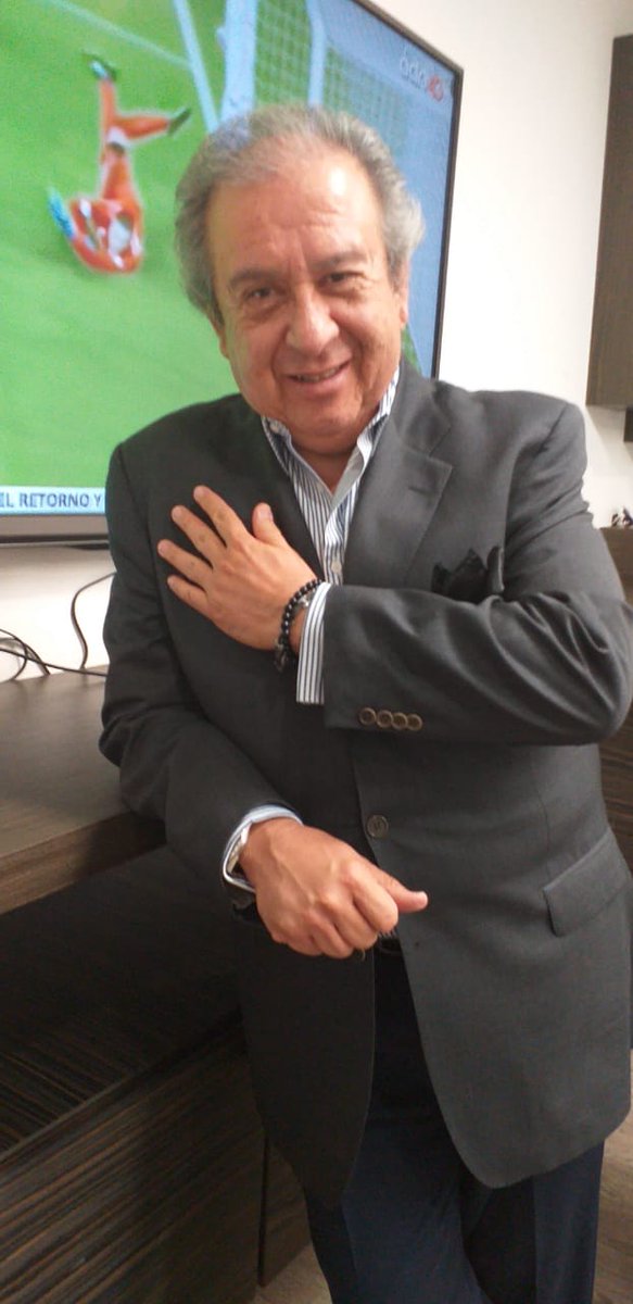 FactorRadioPue's tweet photo. Un gusto hacer entrega de la 71 #DESPENSACENTRALERA a otro #FanDestacado de nuestro Programa ,JOSE RUPERTO MARCOS GUTIERREZ de la Col Pino Suárez, Gracias a #APCA su Presidente @antonioriveradl ,#seguimosconectados @OficialEspiral @polodelara @SarahiiMunoz @ElviraGaytanCo1 https://t.co/tvNznvWoJs