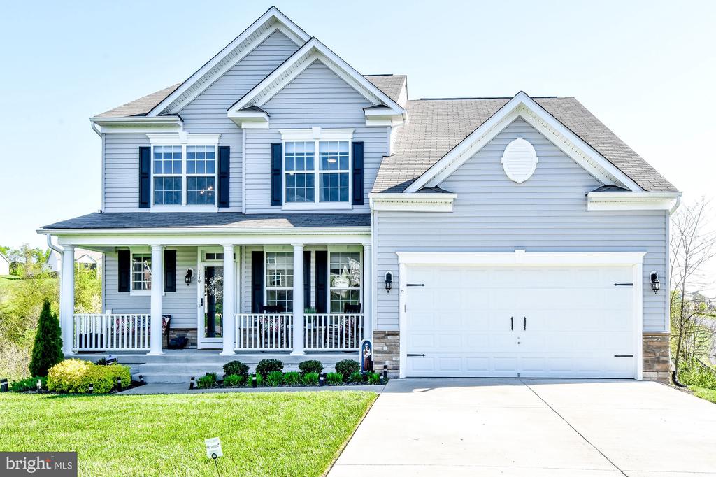 DeanTeamRealtor's tweet image. This 4 BED home won't last long! Ping me for details or a showing. #realestate  cpix.me/l/100969489