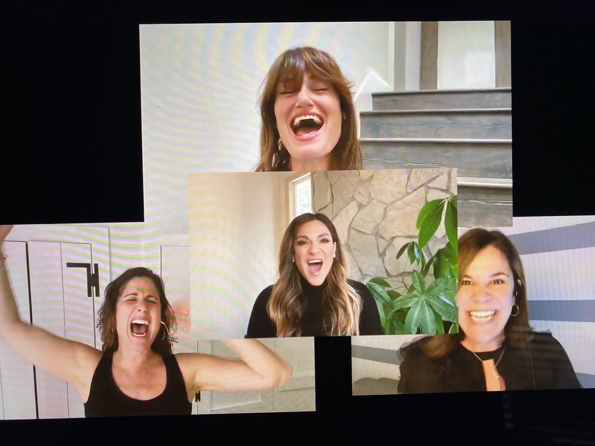 stephintothesun's tweet photo. LIVING for this Elphaba reunion! 😱😱 https://t.co/hwdQ5qKSr9