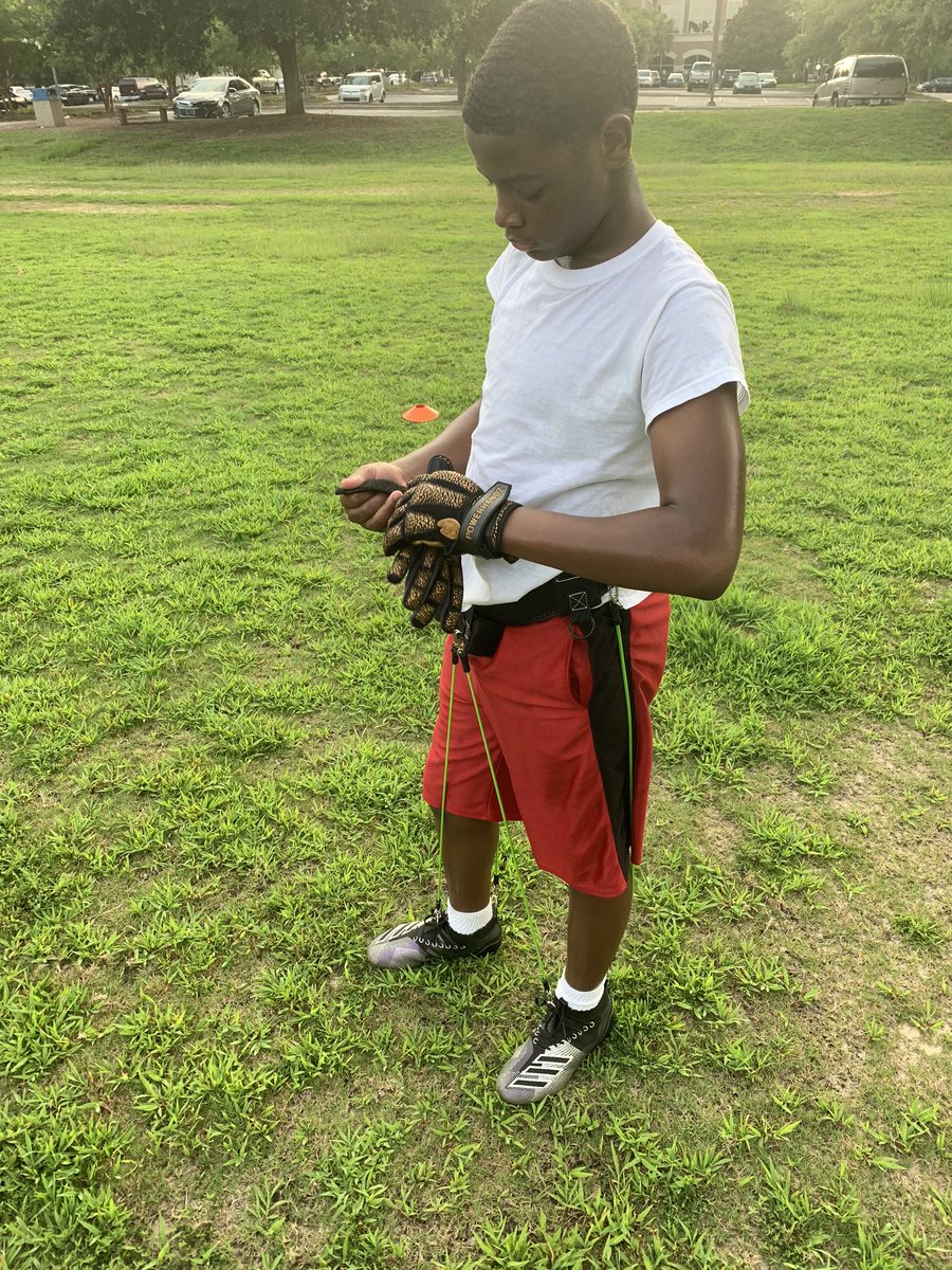 Jerl_00's tweet photo. Salute to @POWERHANDZ1 ✋🏾💪🏾#WorkOrBeOutWorked #ImBuildingSomething #GetInTheLab https://t.co/fbAjpLN5O5