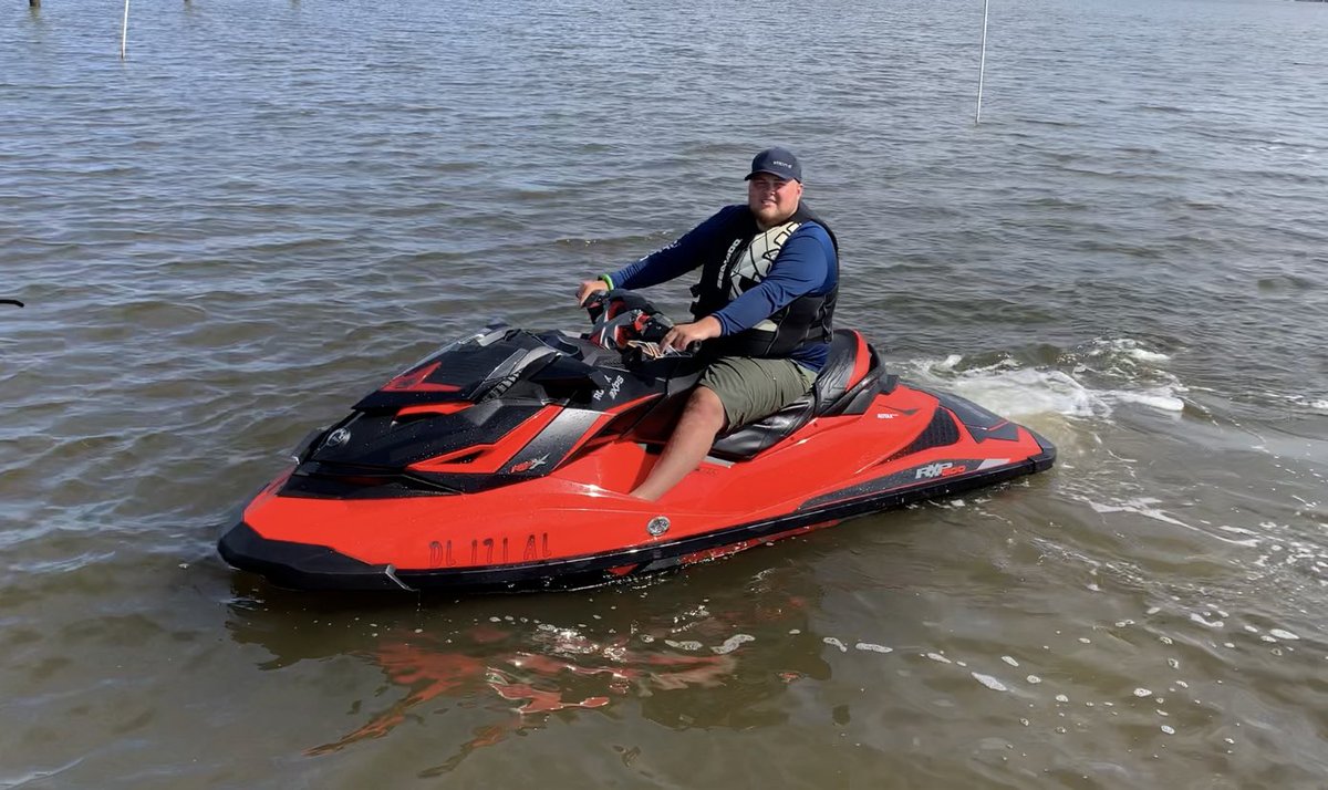 HankFox29's tweet photo. NJ boat & waverunner market skyrocketing... Matthew had to go to Del. to score the last slick new Seadoo... tonight @FOX29philly #njboating #boating #waverunner https://t.co/iaOd7SmOrY