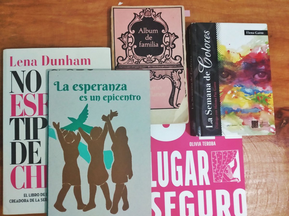 Estoy alistando todo para la sesión de "Bordando nuestras historias", el taller de narrativa q impartiré a partir del próximo miércoles en <a href="/BunkoRomaC/">Bunko Roma-Condesa</a>, abro 🧵 para contarles un poquito del plan. Estos son algunos de los libros que vamos a leer para detonar la escritura👩🏾‍💻