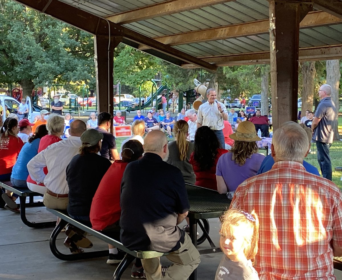 HamiltonforKS's tweet photo. Appreciate the invitation to speak at the Harvey County GOP Ice Cream Social this evening in Newton! #kssen #ksleg https://t.co/tmOgb3fnQu